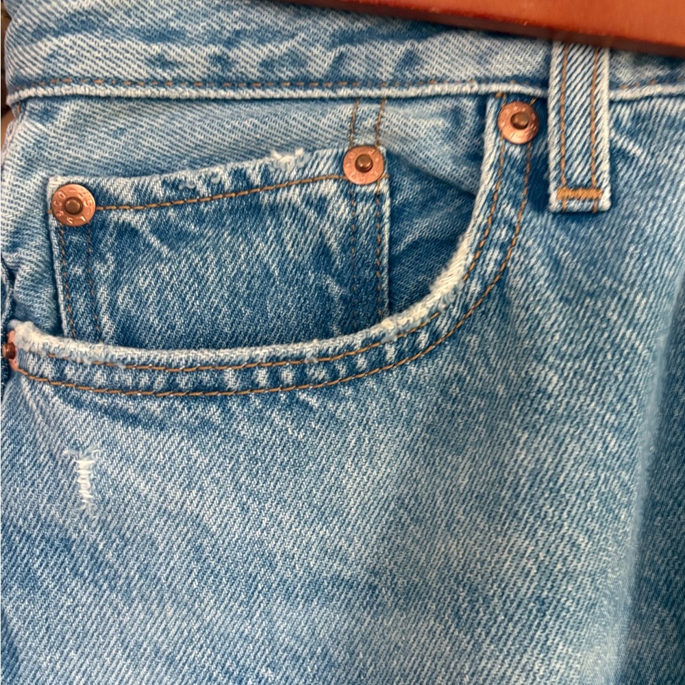 Levi's Wedgie Straight Distressed Women Jeans - Picture 4 of 5